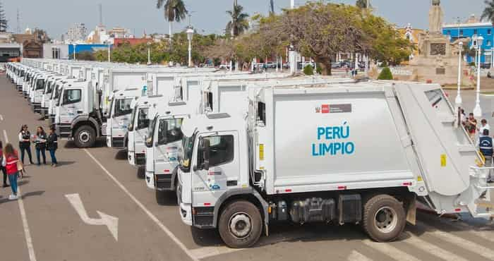 Gobierno peruano adquiere 143 camiones compactadores para mejorar la limpieza pública